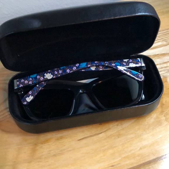 Coach Sunglasses - Picture 3 of 4